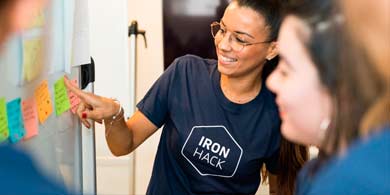 Ironhack impulsa el desarrollo de mujeres en tecnología